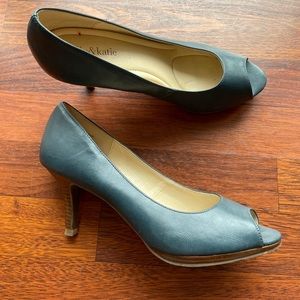 Blue heels with comfort padding